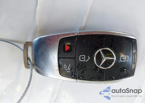 2018 Mercedes-Benz E 300 z USA, uszkodzony, nr VIN WDDZF4JB4JA460499